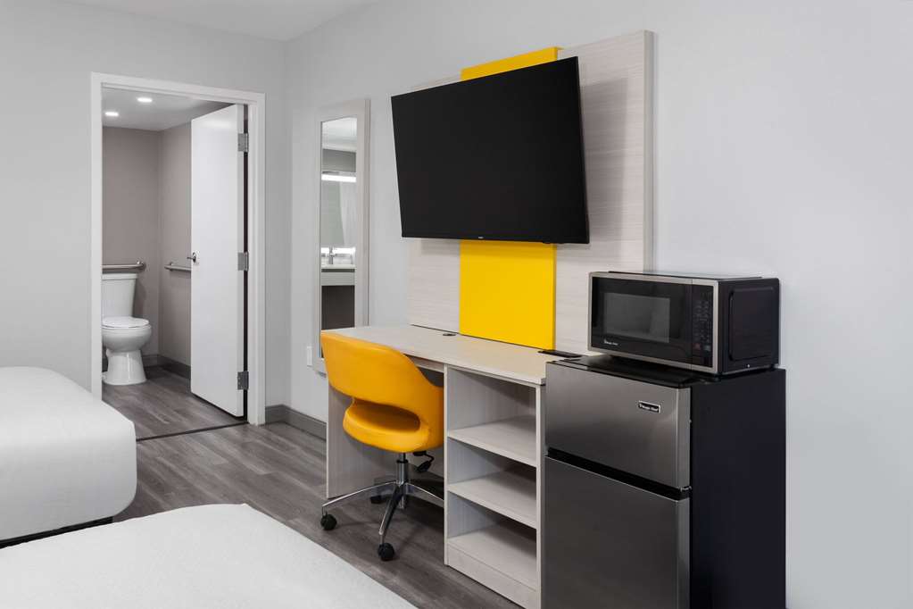 Days Inn by Wyndham Baltimore Northwest - photo 24