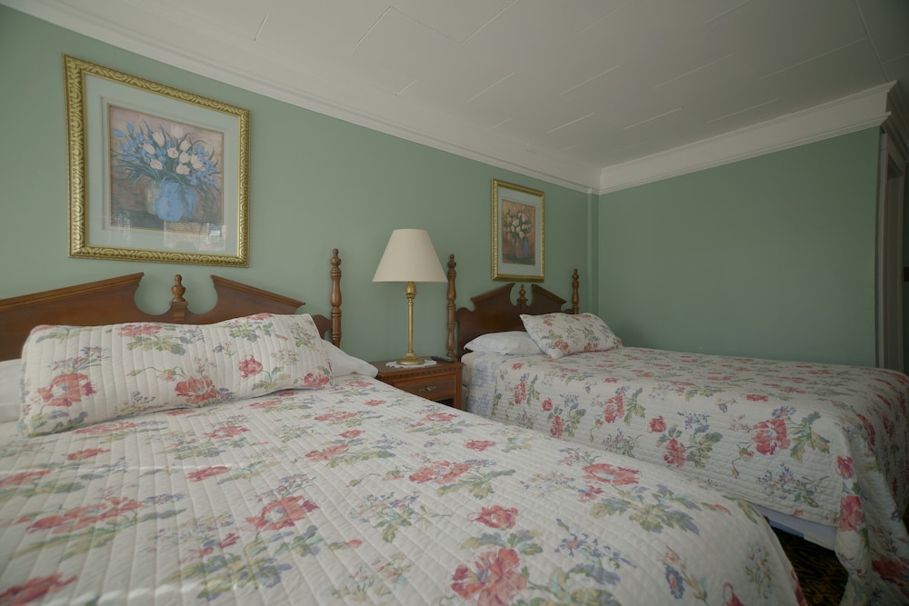 Betty Doon Hotel - photo 57