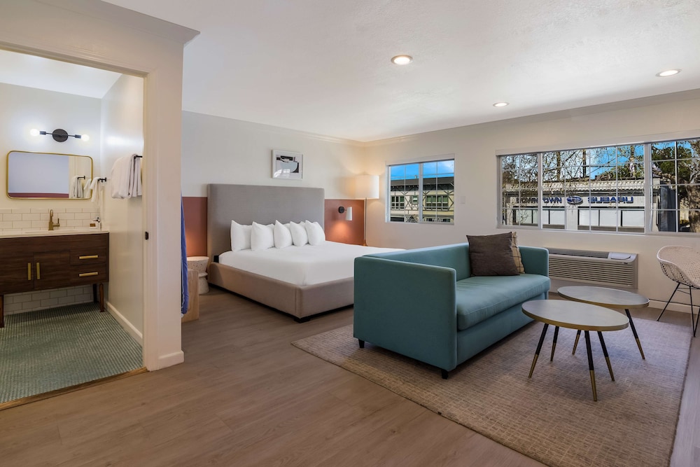 Signature Inn Oakland - photo 30
