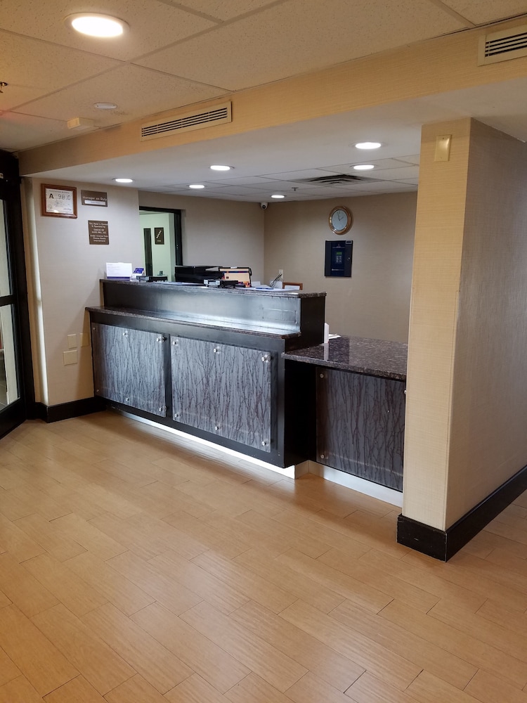 Comfort Inn North of Asheville - photo 2