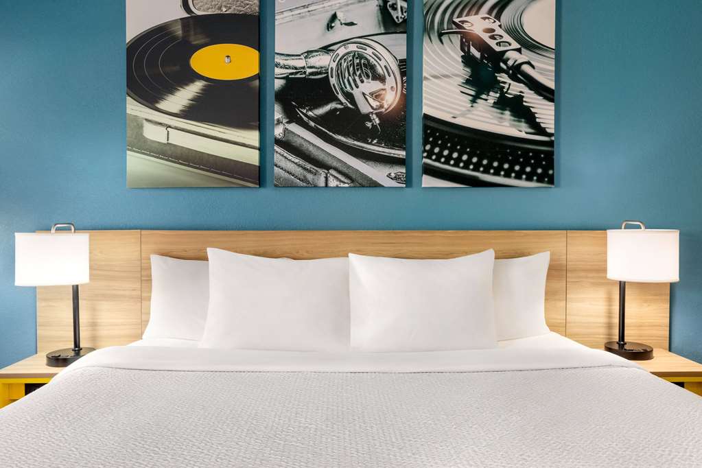 Days Inn by Wyndham Memphis at Graceland - photo 25