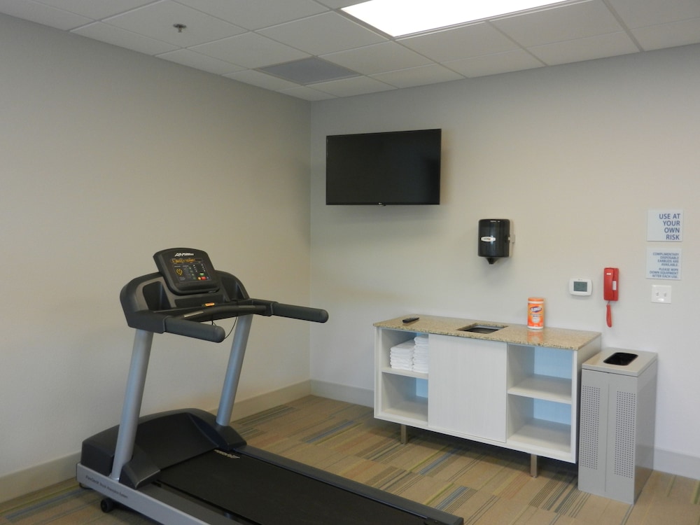 Holiday Inn Express & Suites Phoenix West Buckeye by IHG - photo 31