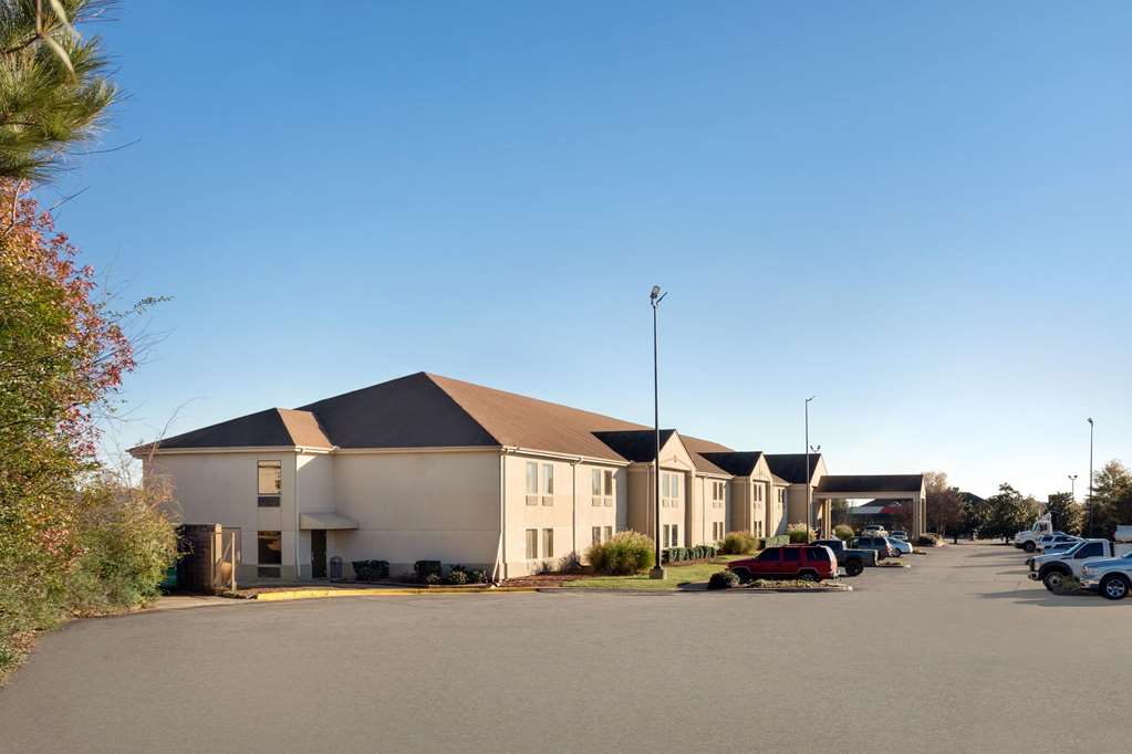 Super 8 by Wyndham Olive Branch - photo 4