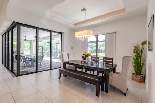 Villa Aviator — 4-Star Luxury Hotel in Cape Coral, United States