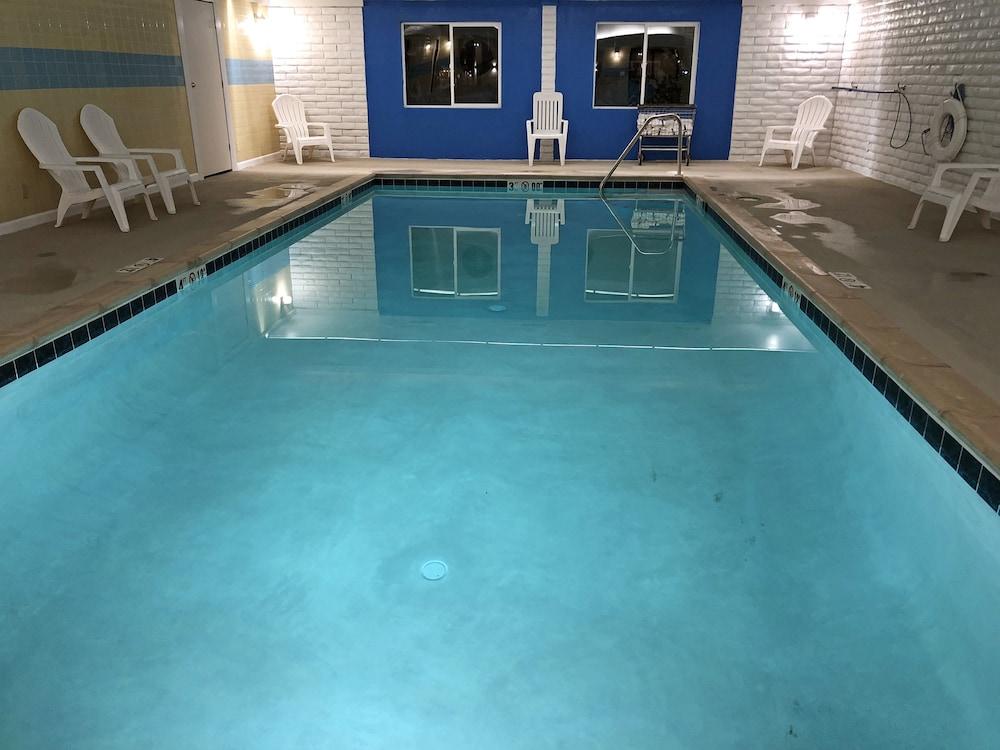 FairBridge Inn Suites & Outlaw Conference Center Kalispell - photo 5