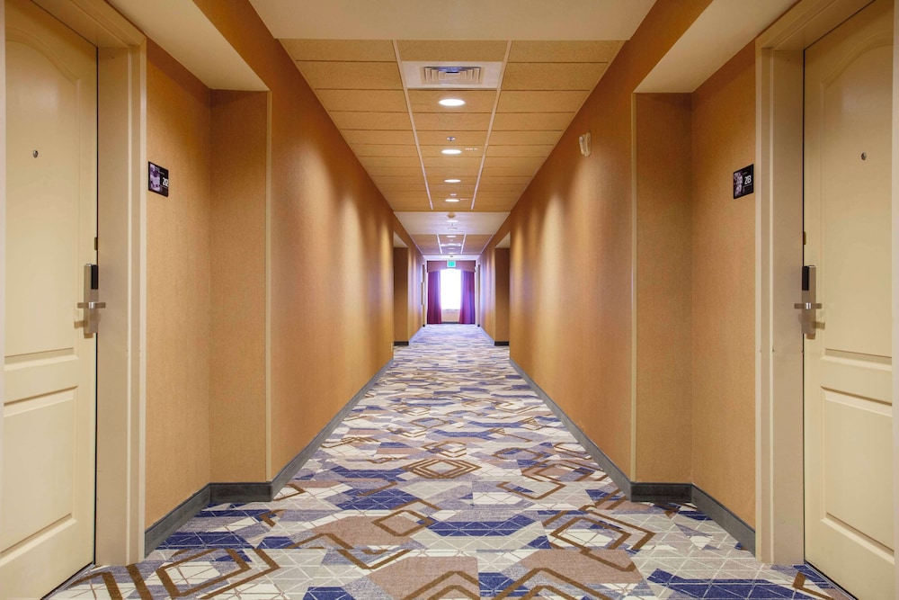 Hampton Inn & Suites Mountain Home - photo 28