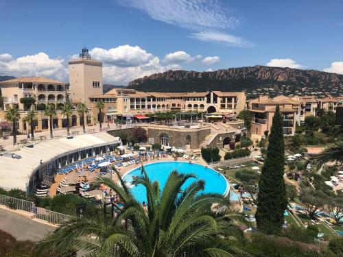 Cap Estérel Village Grand studio vue mer 322la in Saint-Raphael, France