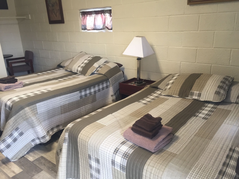Dighton Inn - photo 7