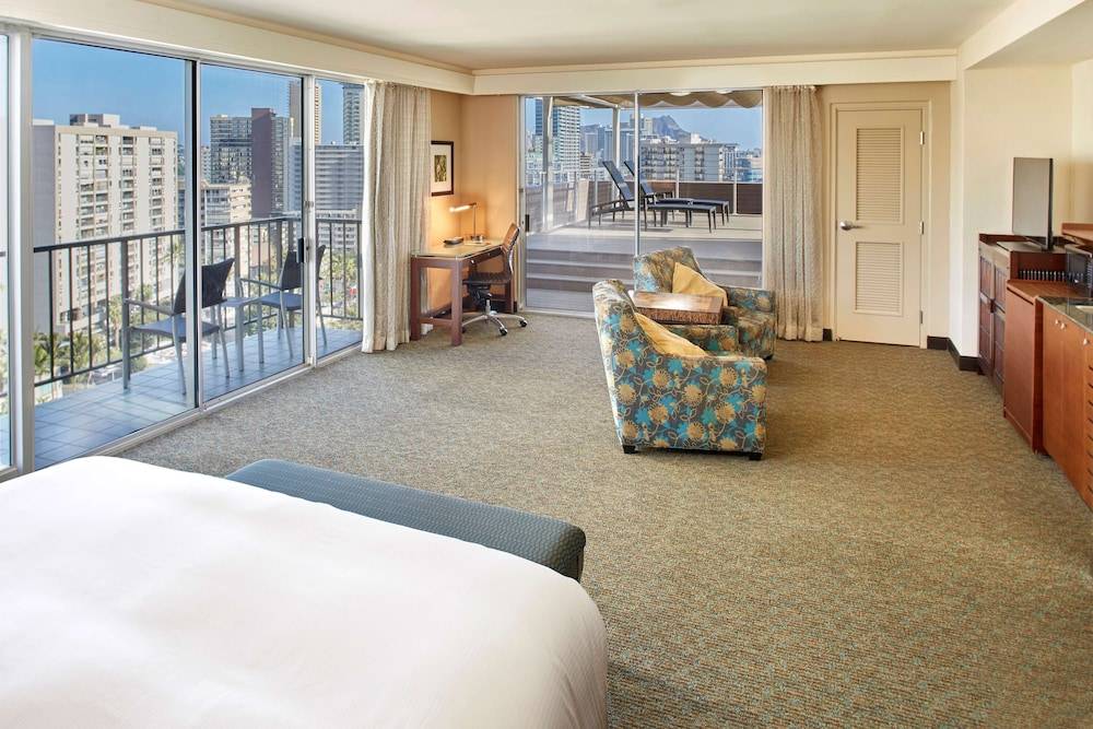 DoubleTree by Hilton Hotel Alana Waikiki Beach - photo 5
