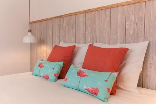 Mare Cheia Beach and Surf Apartments 1st — 4-Star Luxury Hotel in Atouguia Da Baleia, Portugal
