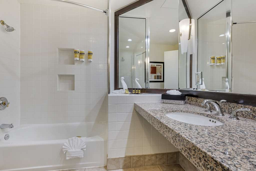 Best Western Plus Palm Desert Resort - photo 39