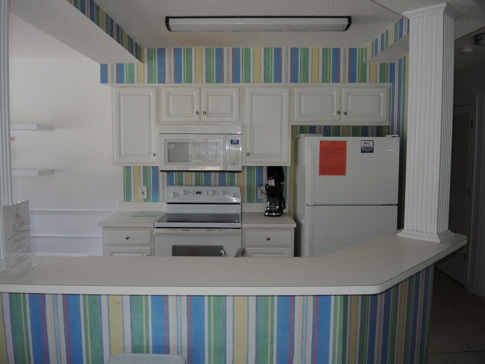 Beautiful Ground Floor Golf Resort Villa 1503 Steps from the Pool by RedAwning - photo 9
