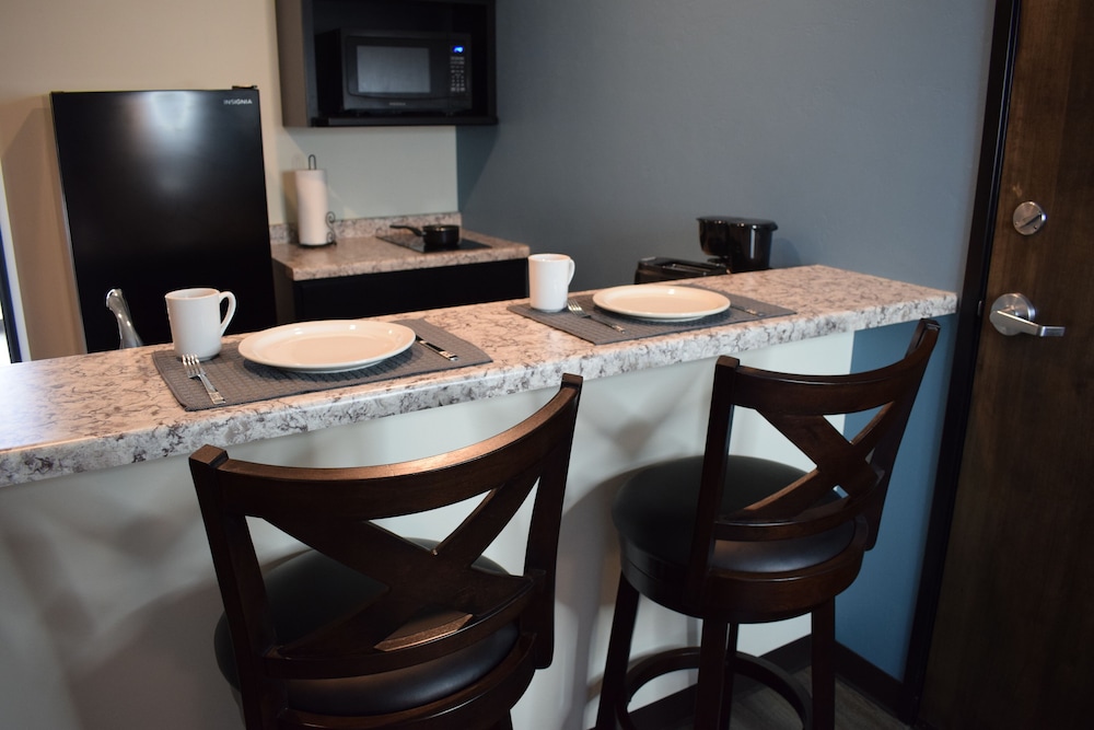 Menominee River Extended Stay Hotel - photo 12