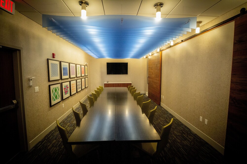 Holiday Inn Express & Suites Boston South Randolph by IHG - photo 60