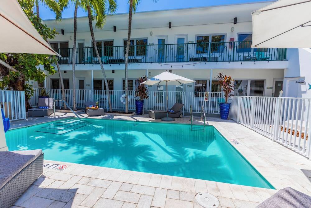 Seaside All Suites Hotel - featured photo