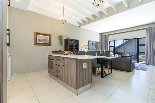Meerendahl Luxury Apartments at Heritage Square