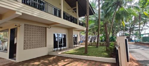 Wave Crest in Malvan, India