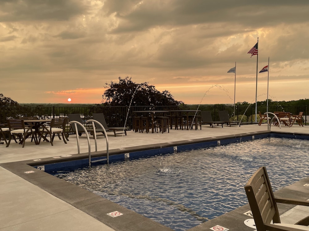 Pinemark Inn & Suites - photo 26