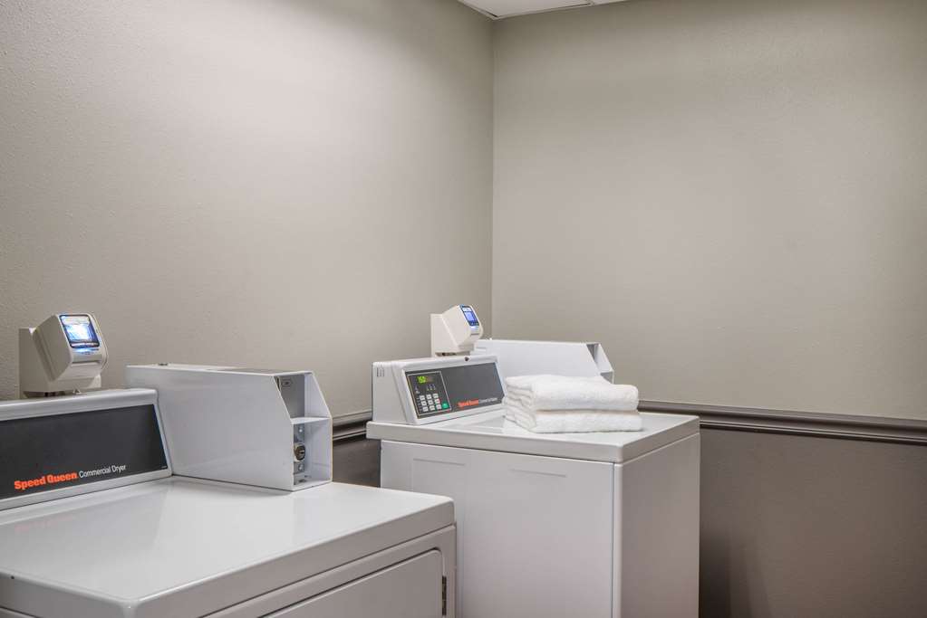 La Quinta Inn & Suites by Wyndham Naples East - photo 28