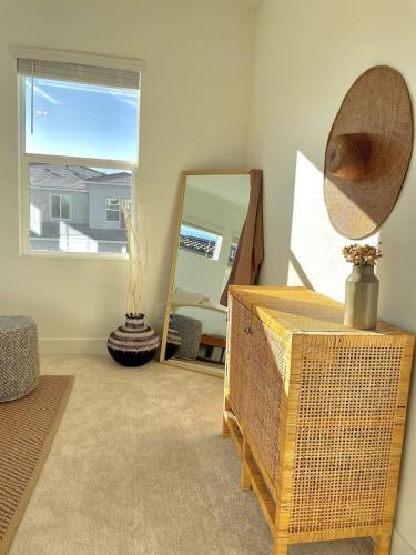 Desert Home Indio Lakefront Pool near Palm Springs — 4-Star Luxury Hotel in Indio, United States