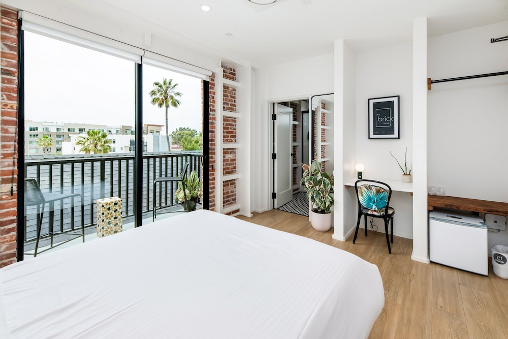 The Brick Hotel - photo 11