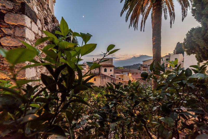 Medousa Suites — 4-Star Luxury Hotel in Taormina, Italy