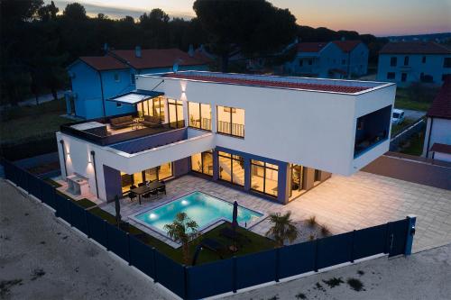 Villa San Remo Valbandon — 4-Star Luxury Hotel in Valbandon, Croatia