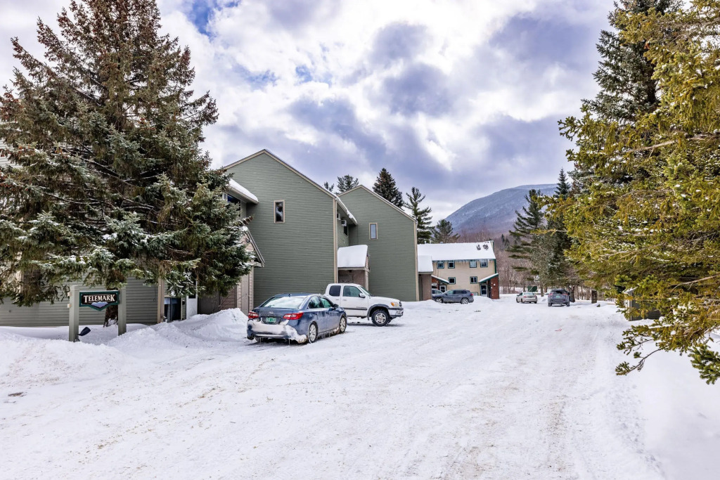4BR Private Townhouse at Smugglers Notch Resort — hotel in Jeffersonville