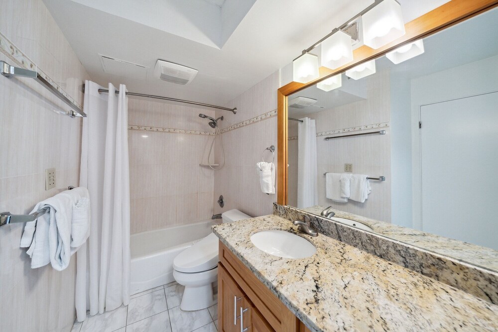 Tower 1 Suite 3007 Qqs - photo 15