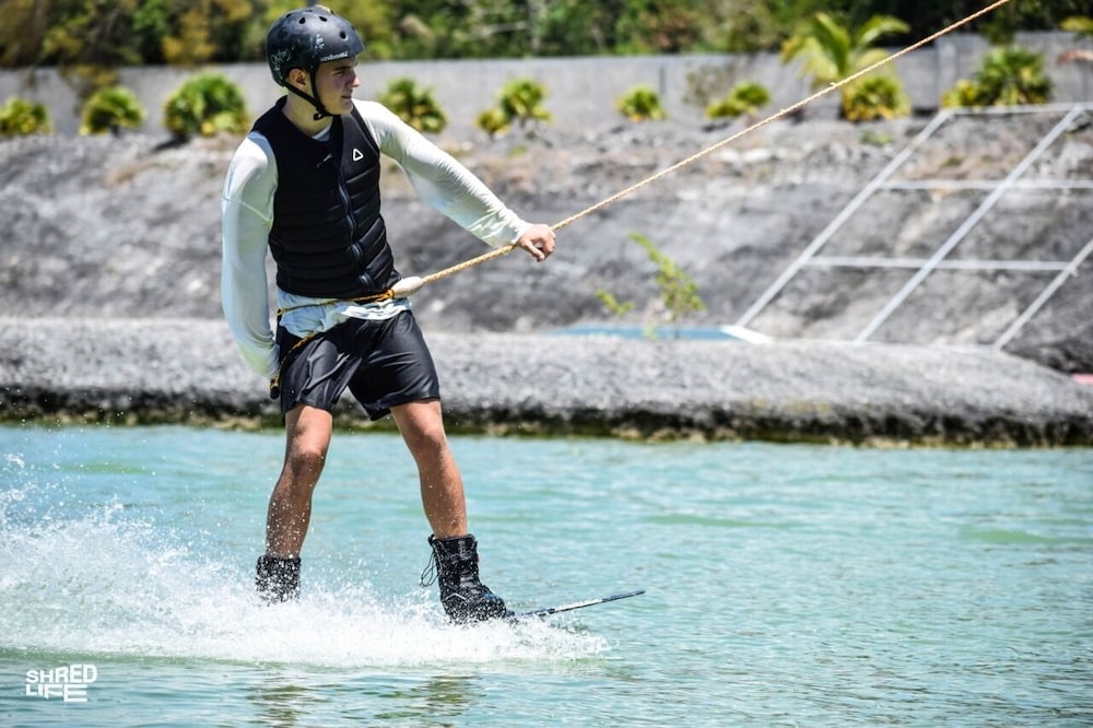 Surfing/boogie boarding
