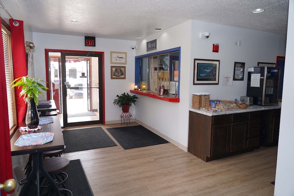 Model Towne Inn - photo 3