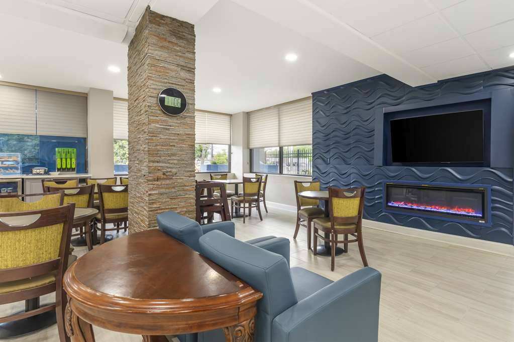 Best Western Salisbury Plaza - photo 3