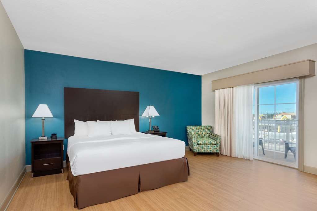 La Quinta Inn & Suites by Wyndham Ocean City - photo 13
