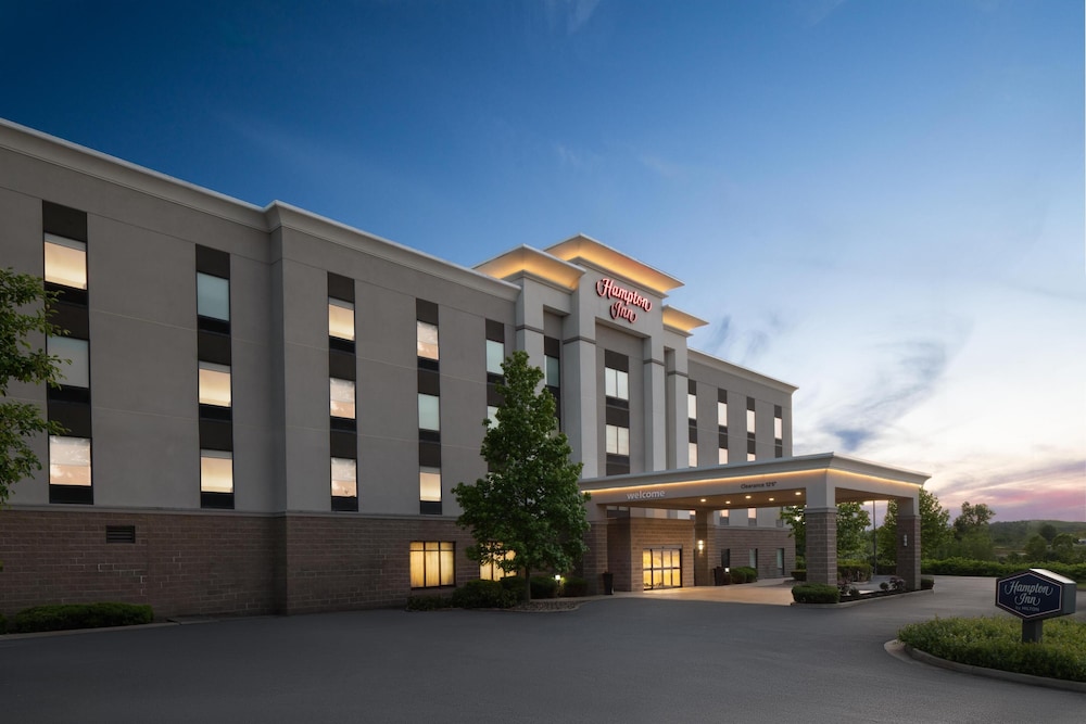 Hampton Inn Fairmont - photo 33