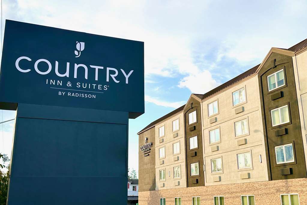 Quality Inn & Suites Rehoboth Beach Dewey
