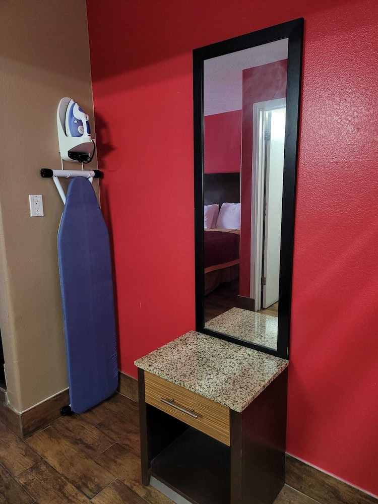 Texas Inn & Suites Raymondville - photo 36