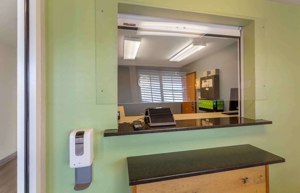 WoodSpring Suites Cleveland Avon - photo 3