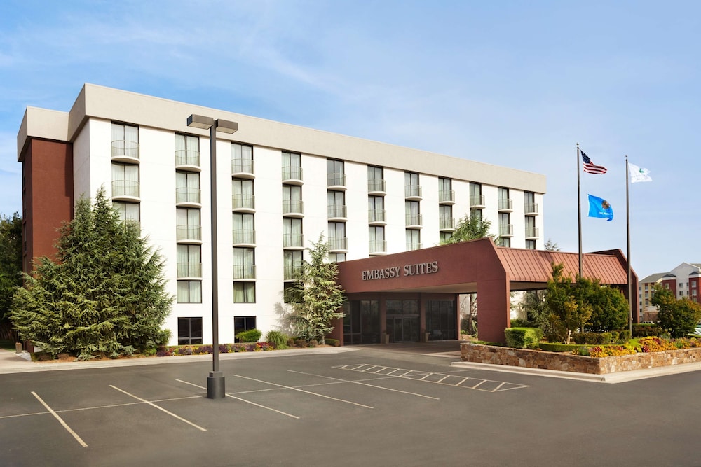 Embassy Suites by Hilton Oklahoma City Will Rogers Airport - photo 42