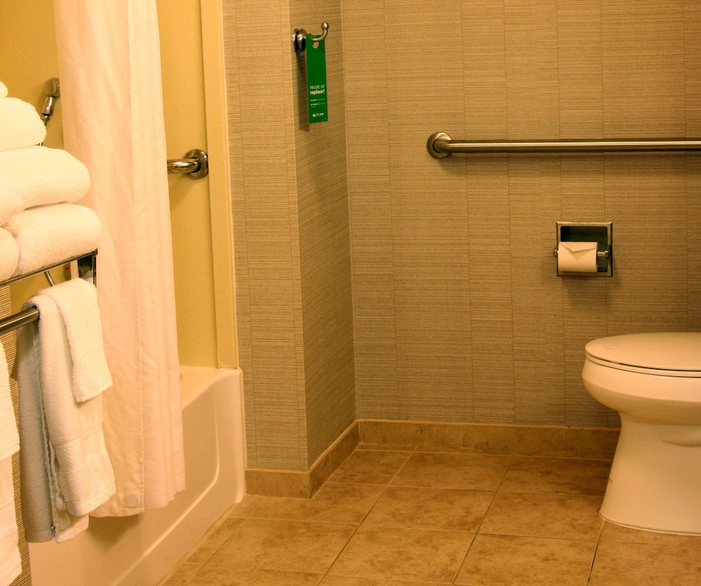Hampton Inn & Suites Paducah - photo 20