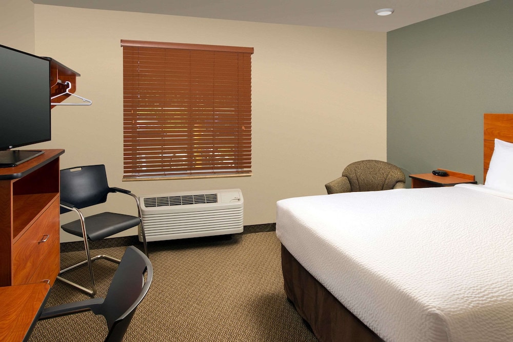 WoodSpring Suites Allentown - photo 8
