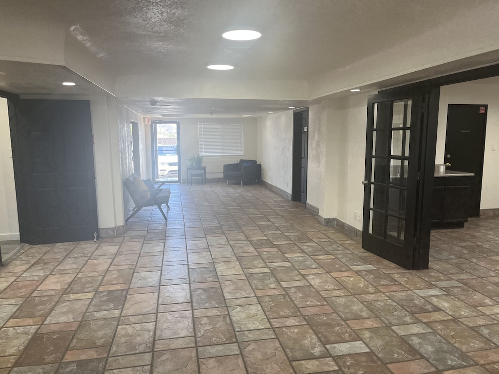 A Victory Inn & Suites Phoenix North - photo 3