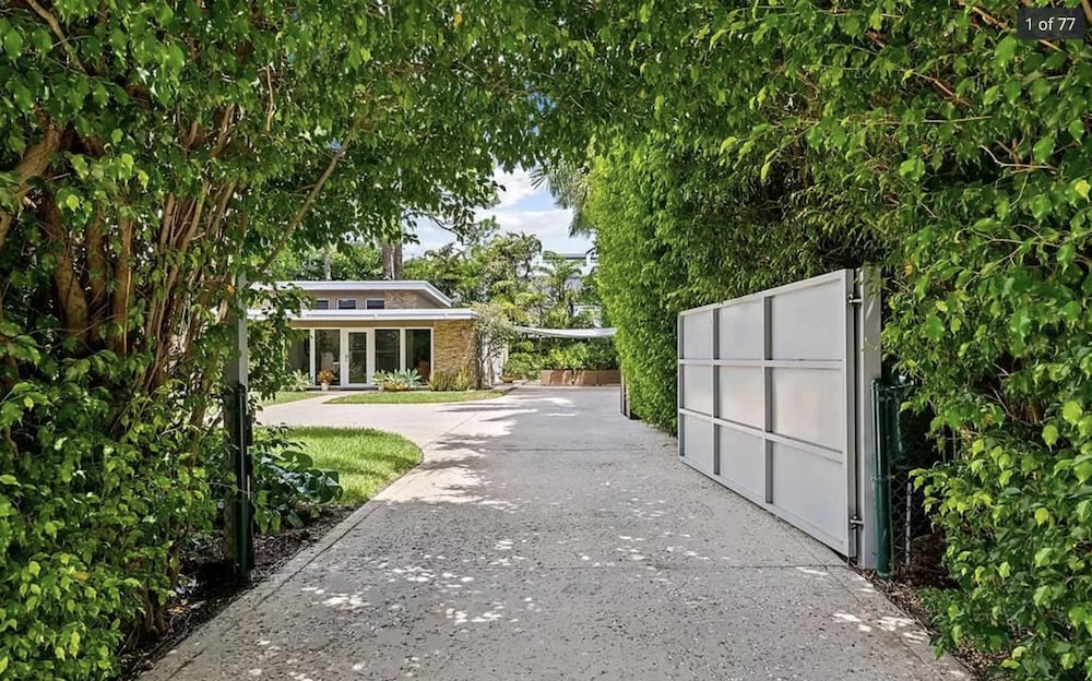Wilton Manors Stunning Gated Oasis - photo 2