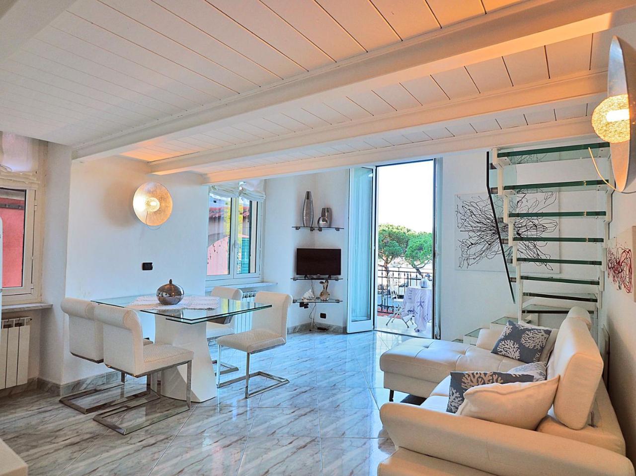 The Best View of the Sea 2 — 4-Star Luxury Hotel in Lerici, Italy