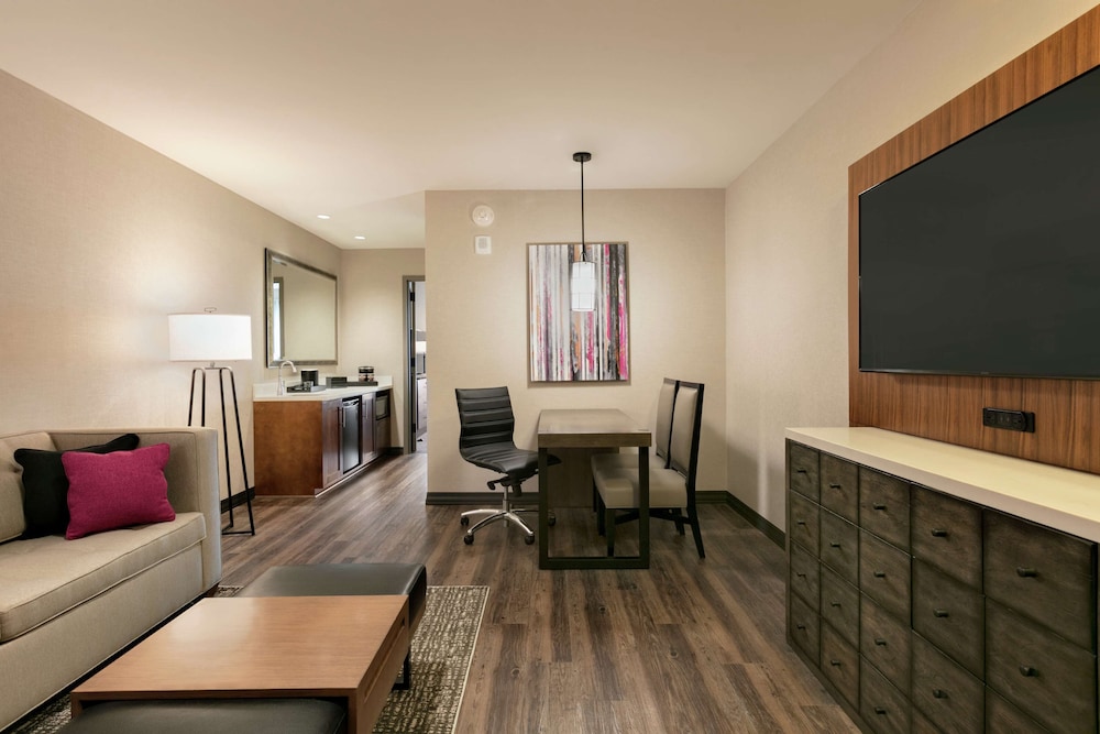 Embassy Suites by Hilton Berkeley Heights - photo 21