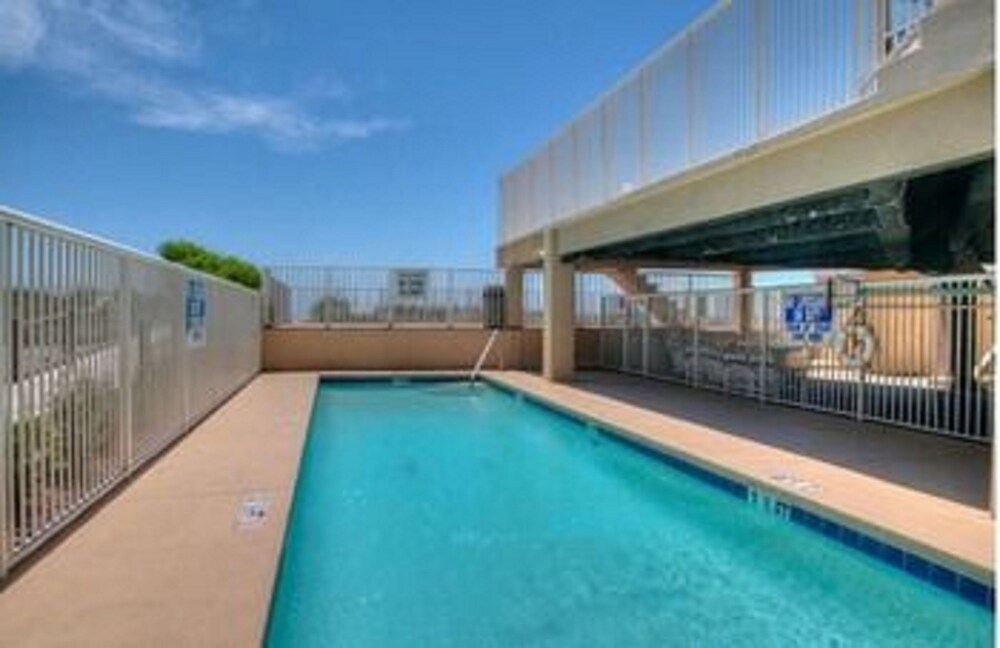 Units at Hyperion Towers by Elliott Beach Rentals - photo 15