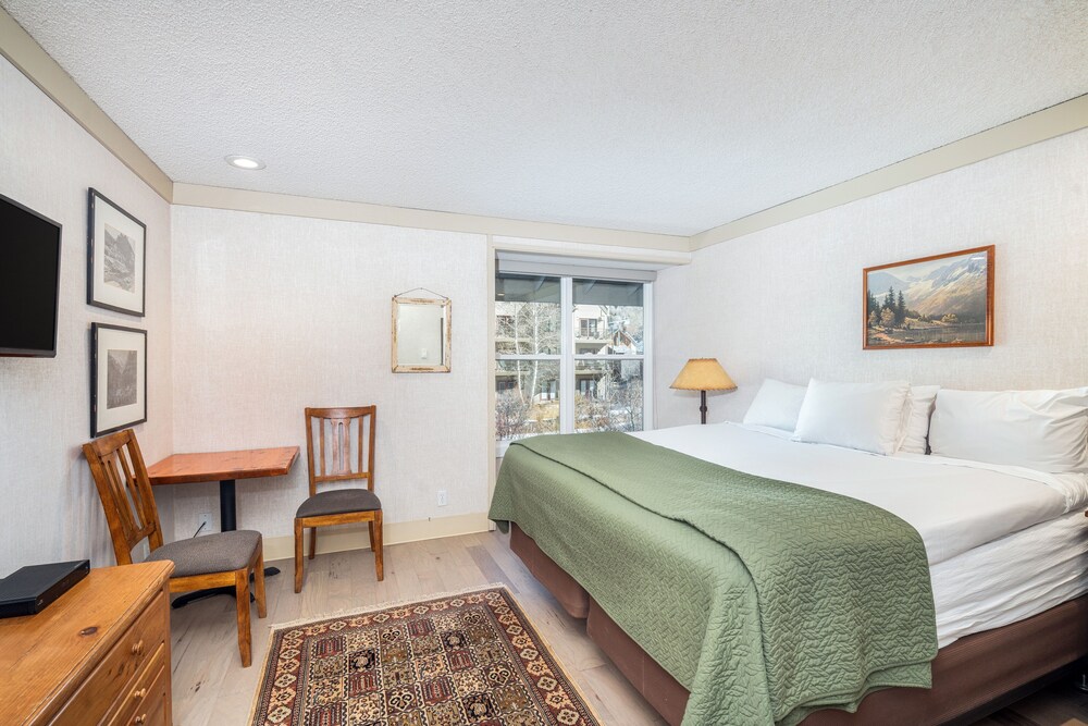Mountainside Inn 221 1 Bedroom Hotel Room By Alpine Lodging Telluride — Telluride