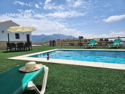 Villa Gabriel — 4-Star Luxury Hotel in Canillas De Albaida, Spain
