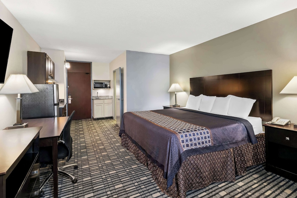 SureStay Plus Hotel by Best Western Lubbock Medical Center - photo 13