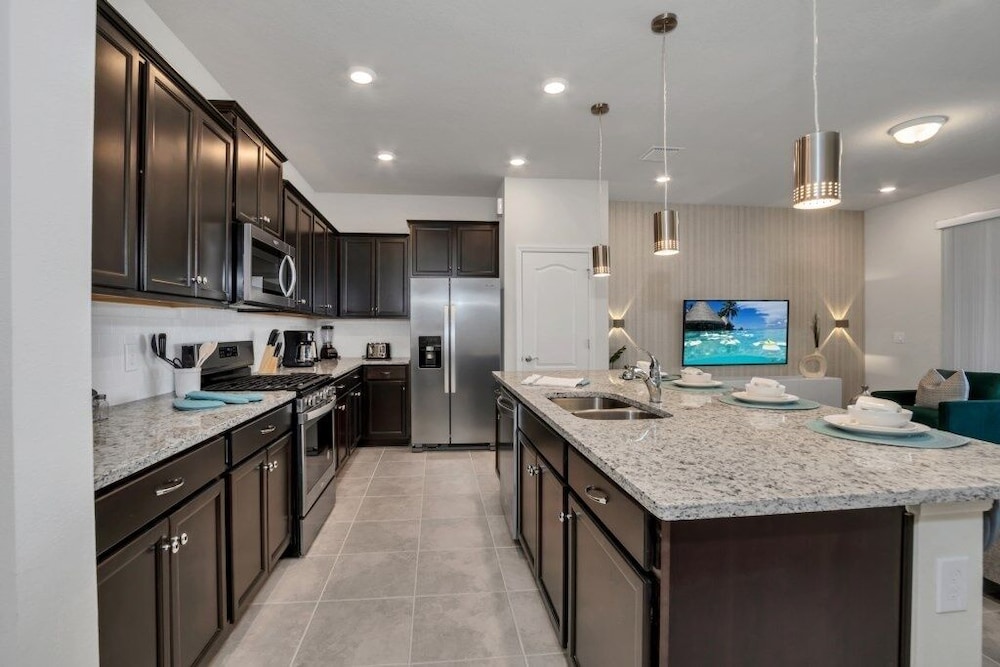 Brand New Home In Top Rated Resort Solterra 5 Bedroom Townhouse by Redawning - photo 17