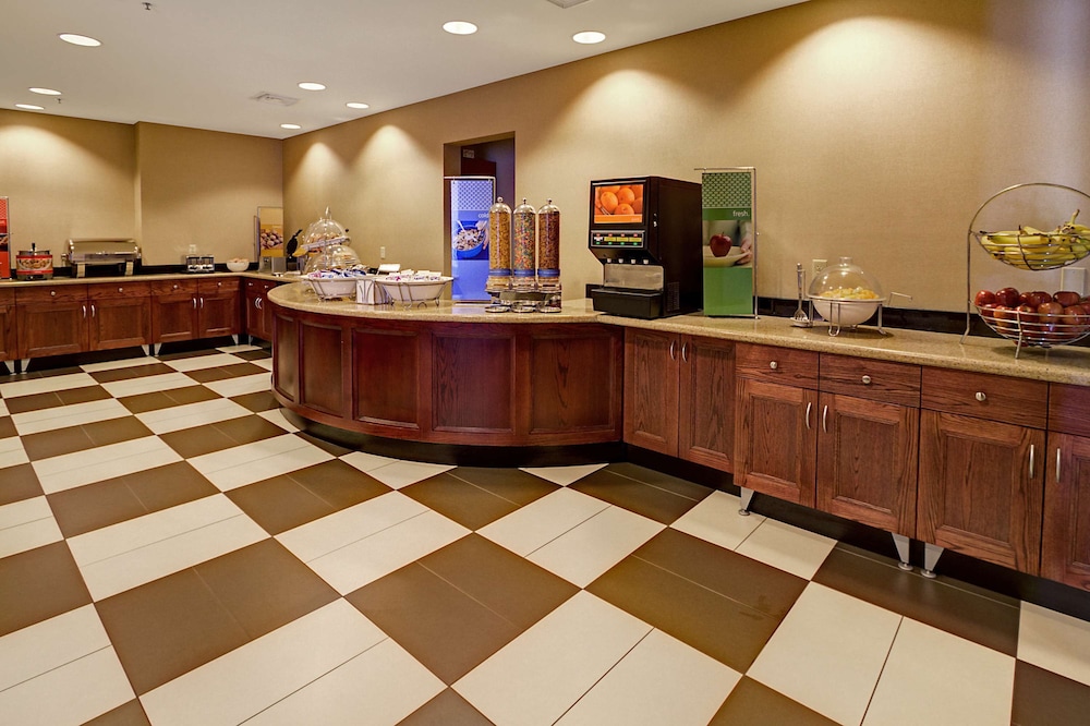 Hampton Inn Great Falls - photo 30